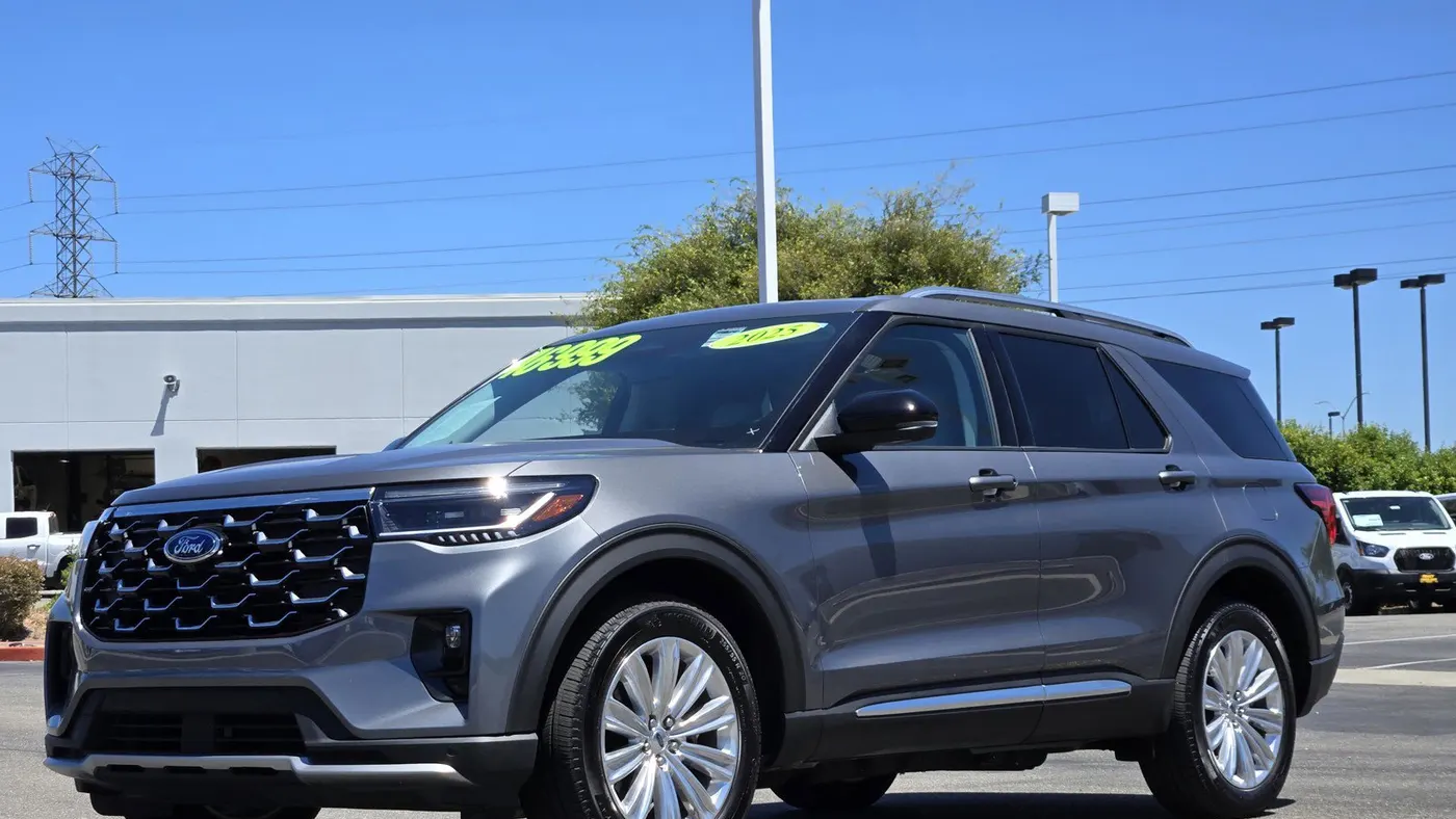 2025 Ford Explorer Platinum