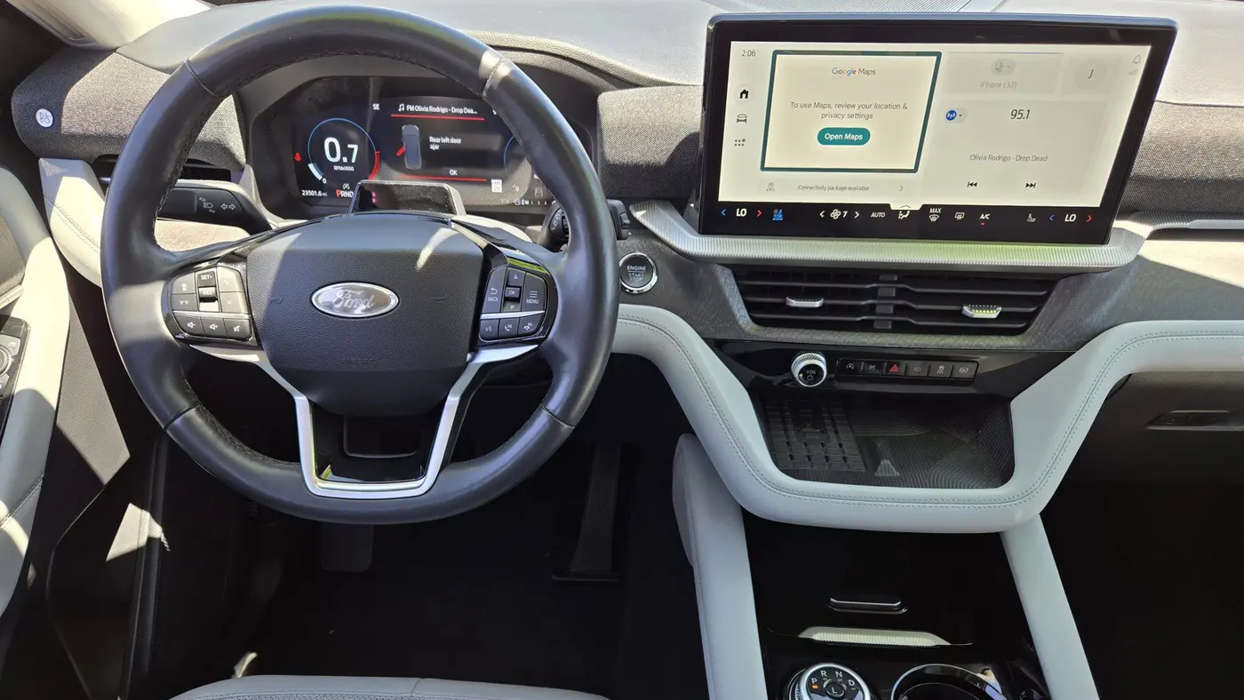 2025 Ford Explorer Platinum
