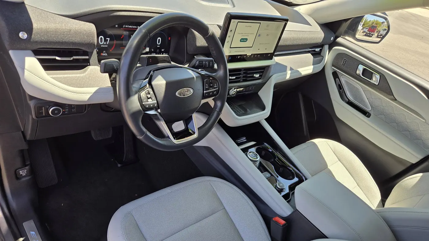 2025 Ford Explorer Platinum