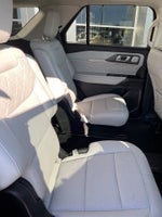 2025 Explorer Thumbnail 31