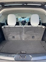 2025 Explorer Thumbnail 40