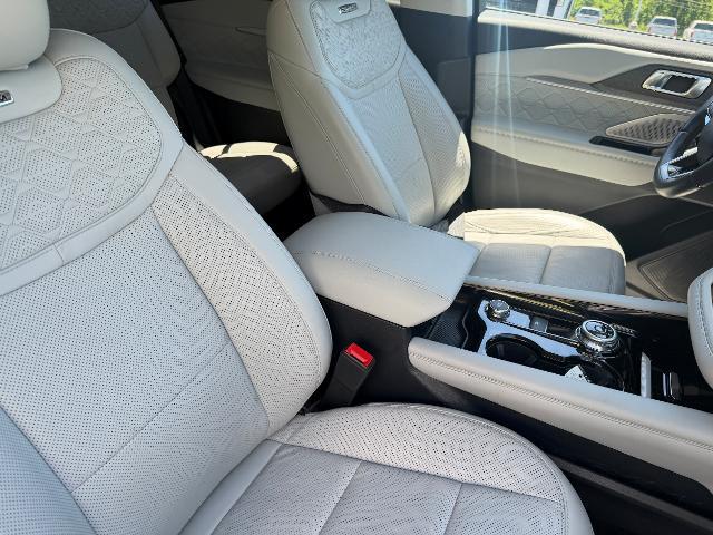 2025 Ford Explorer - $44,985