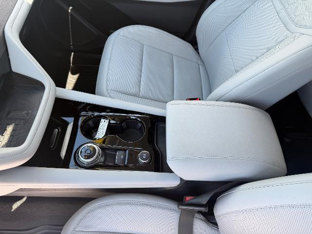 2025 Ford Explorer - $44,985