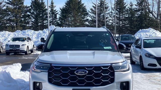 2025 Ford Explorer Platinum
