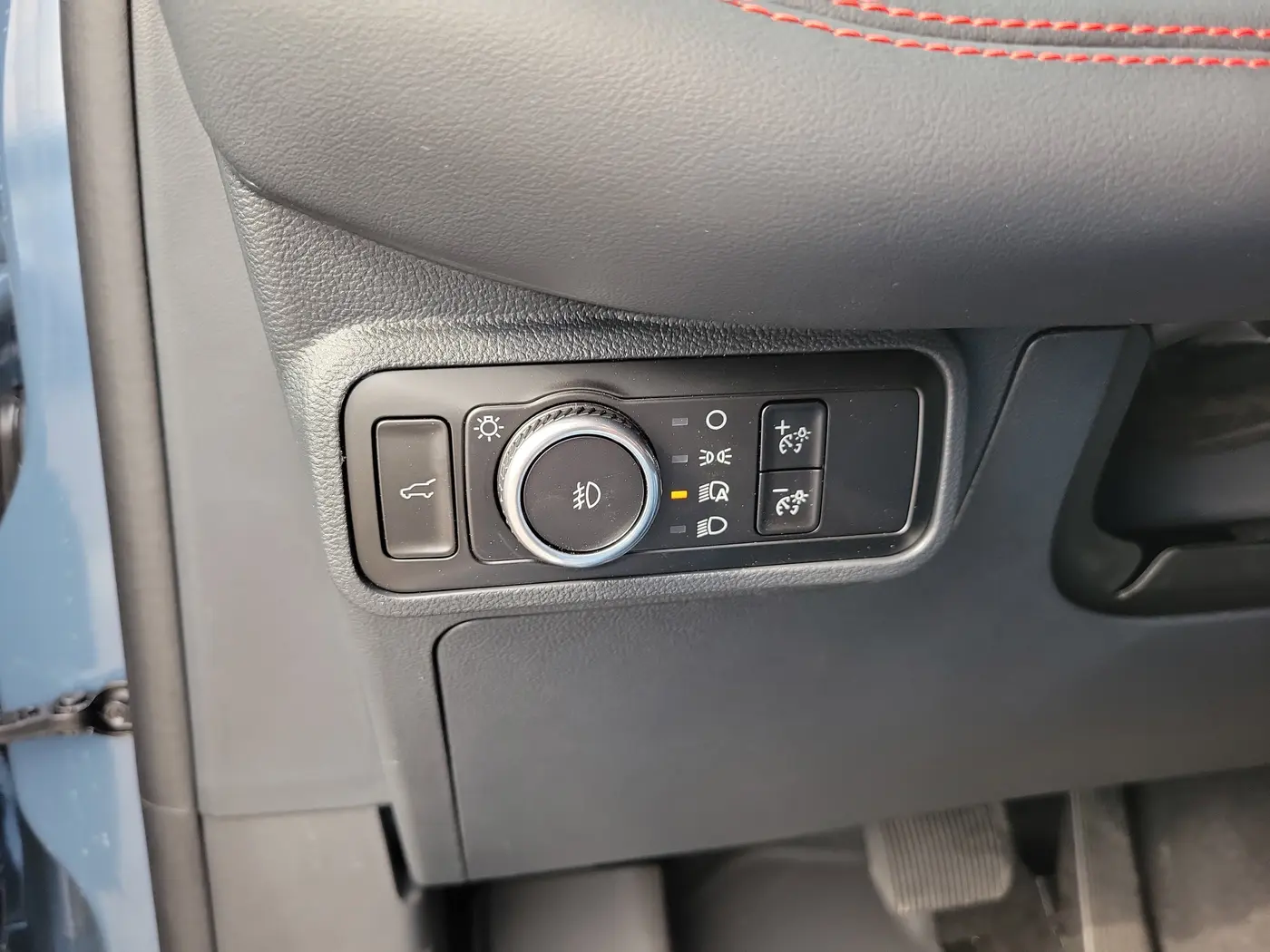 2025 Ford Explorer - $40,611