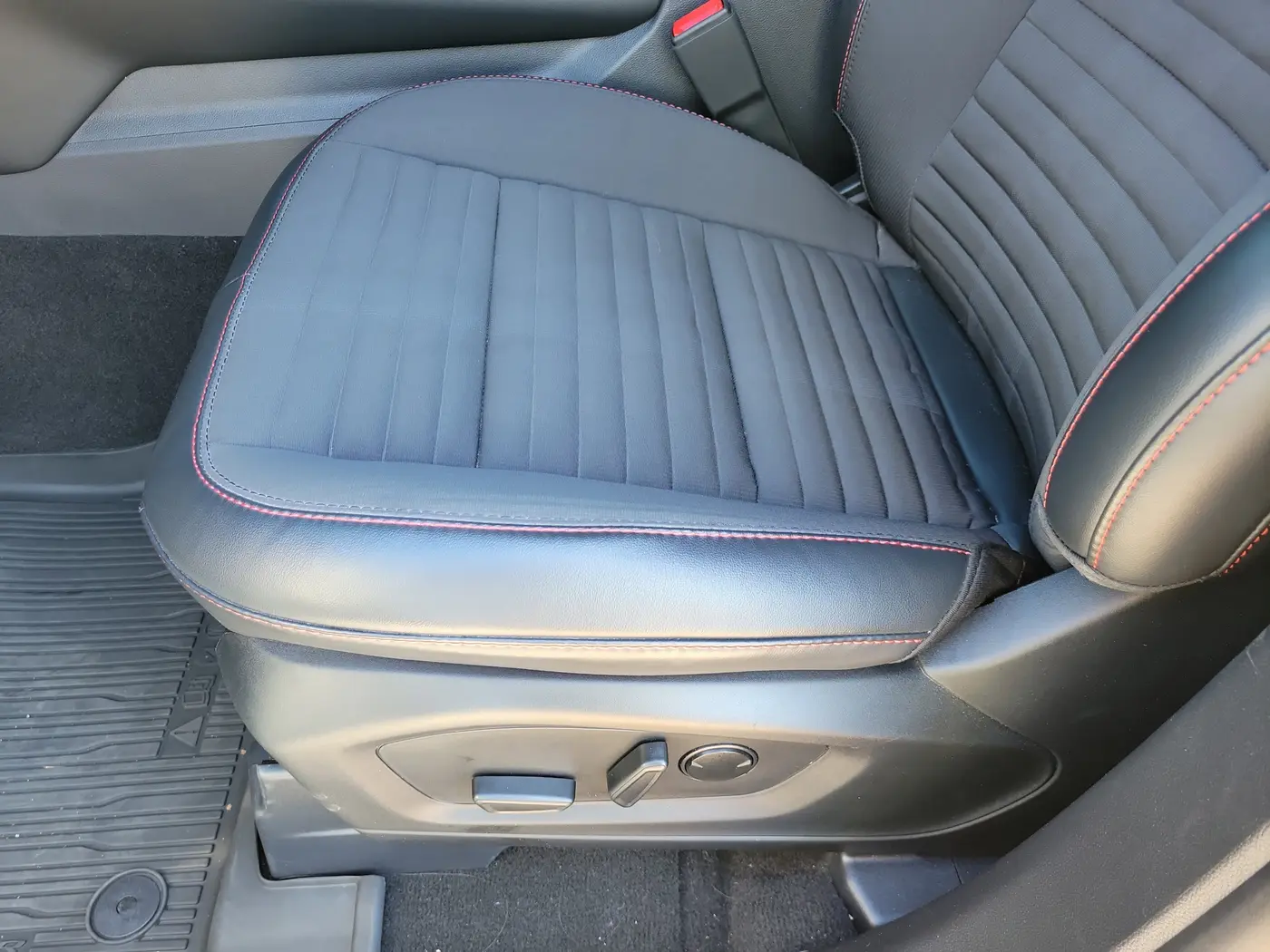2025 Ford Explorer - $40,611