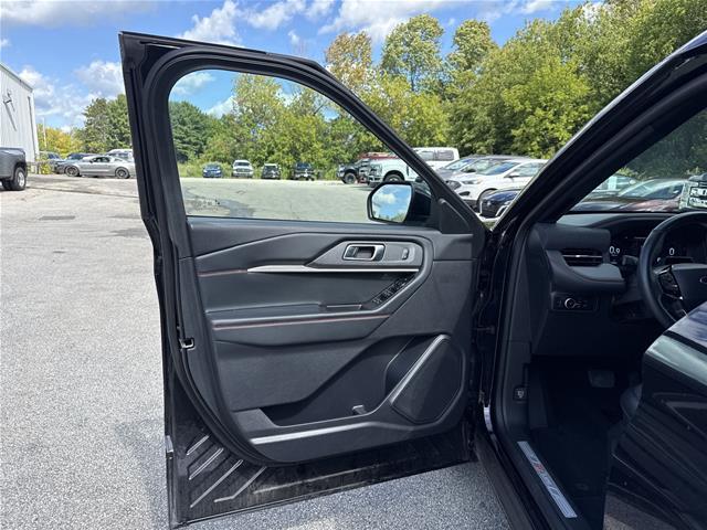 2025 Ford Explorer - $38,995