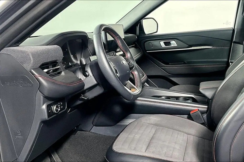 2025 Ford Explorer - $40,541
