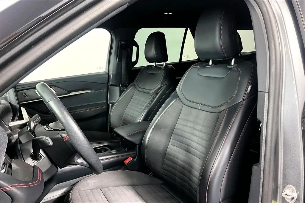 2025 Ford Explorer - $40,541