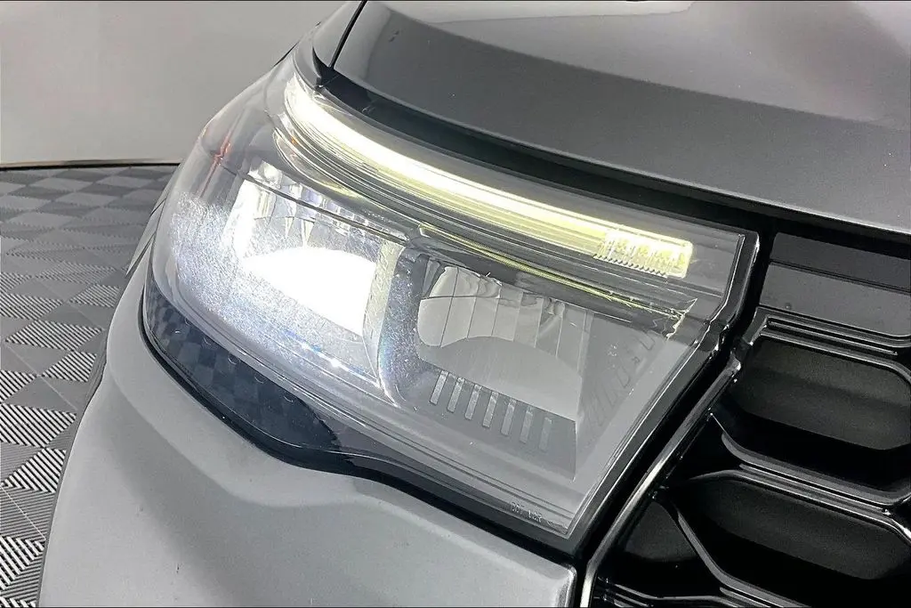 2025 Ford Explorer - $40,541