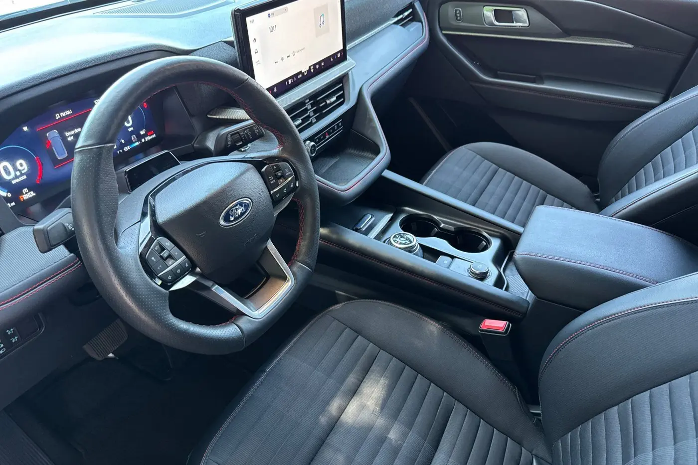 2025 Ford Explorer - $36,999