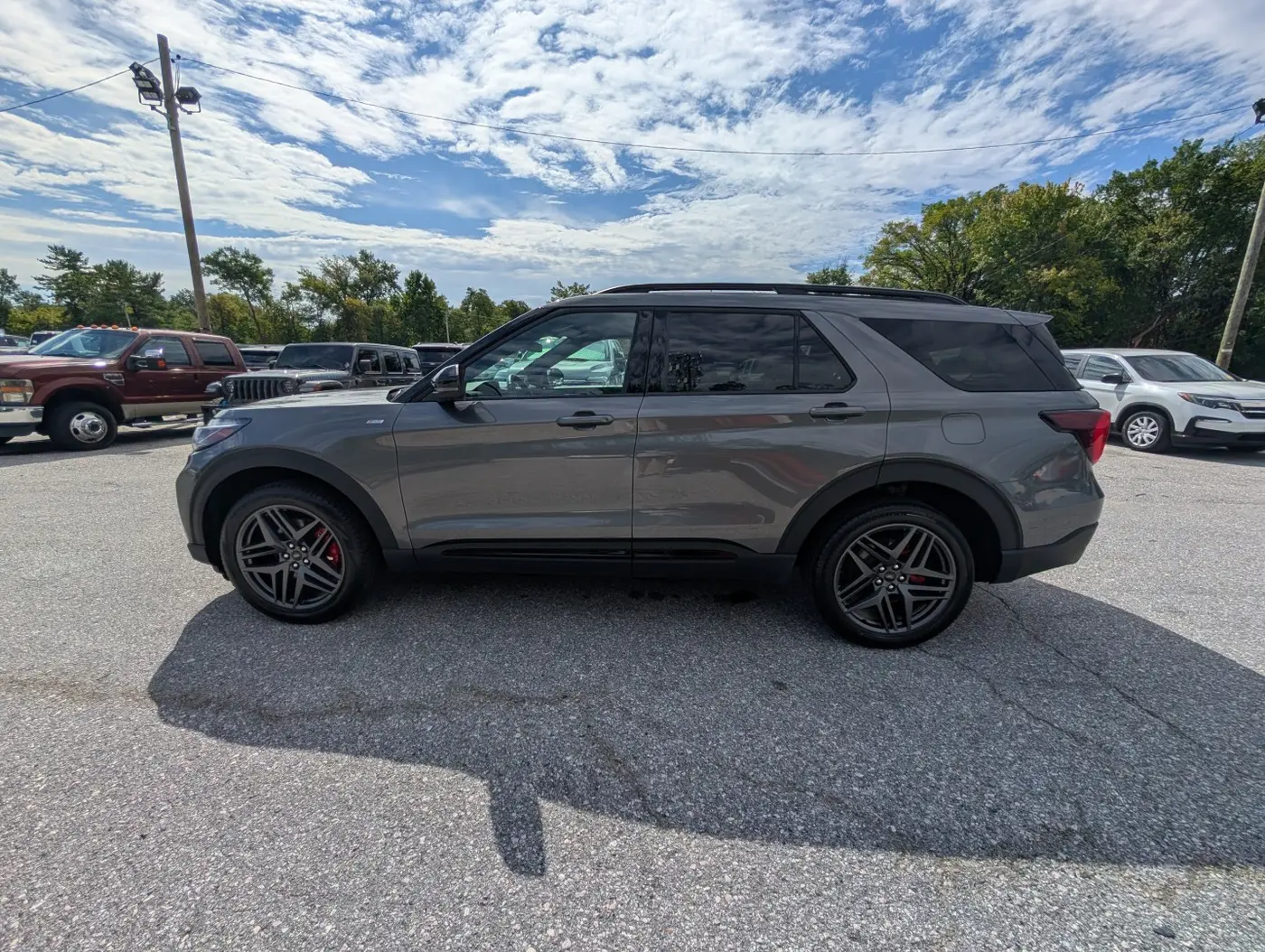 2025 Ford Explorer - $34,500