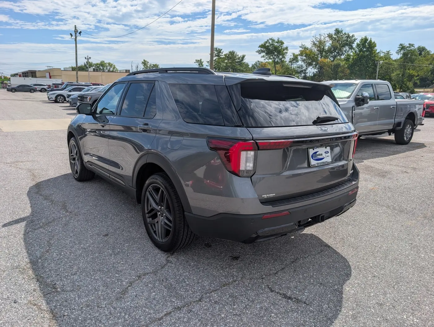 2025 Ford Explorer - $34,500