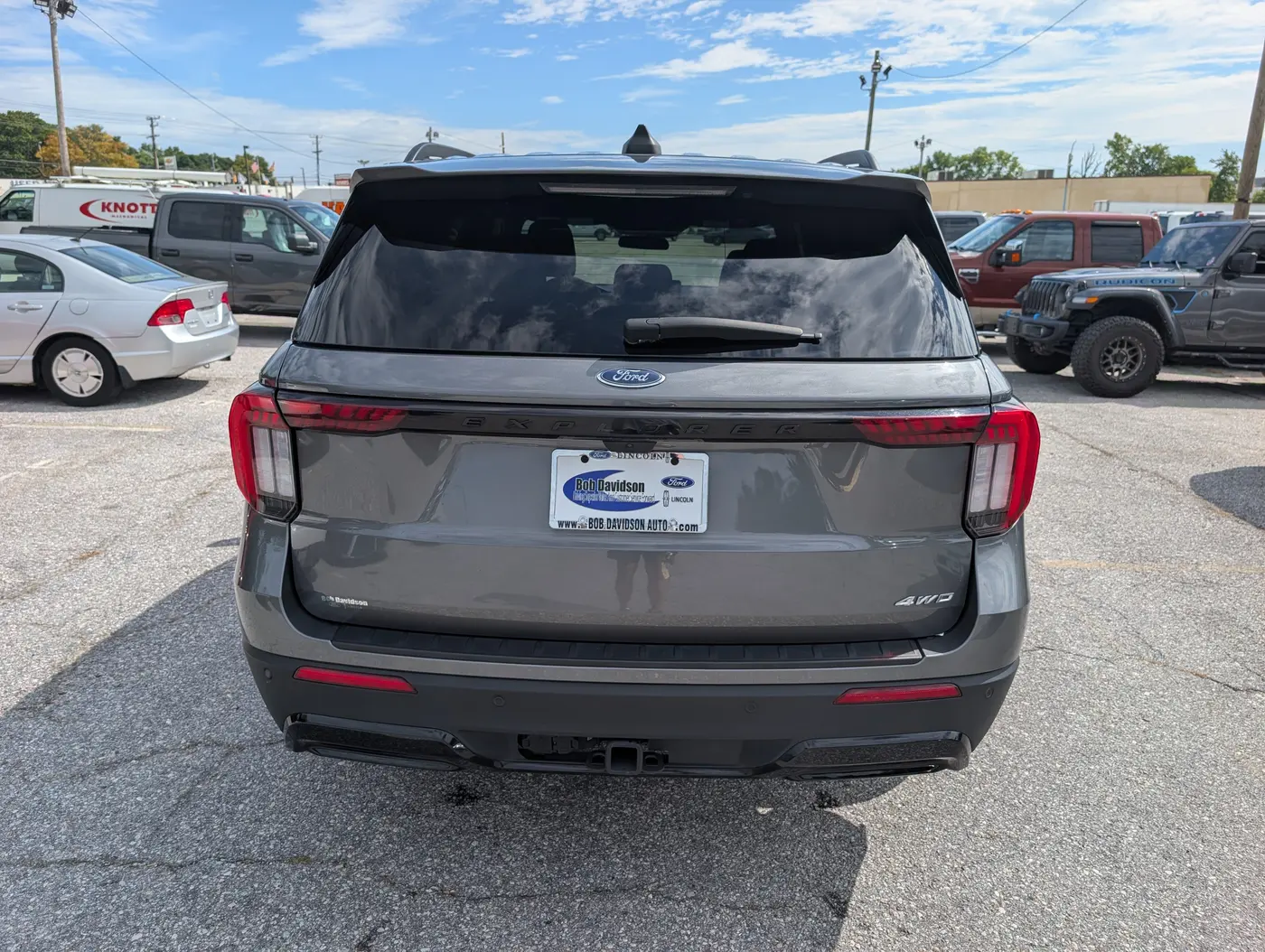 2025 Ford Explorer - $34,500