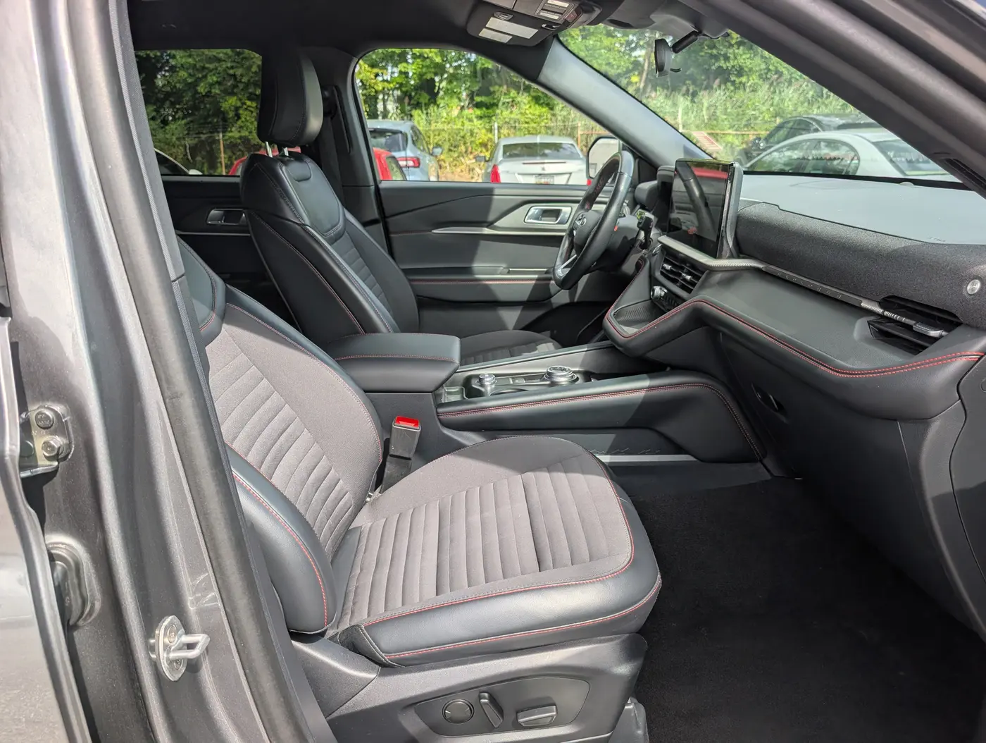 2025 Ford Explorer - $34,500