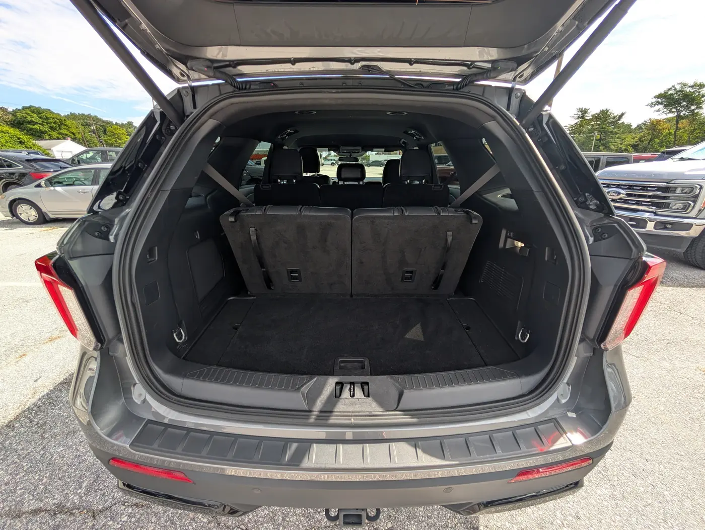 2025 Ford Explorer - $34,500