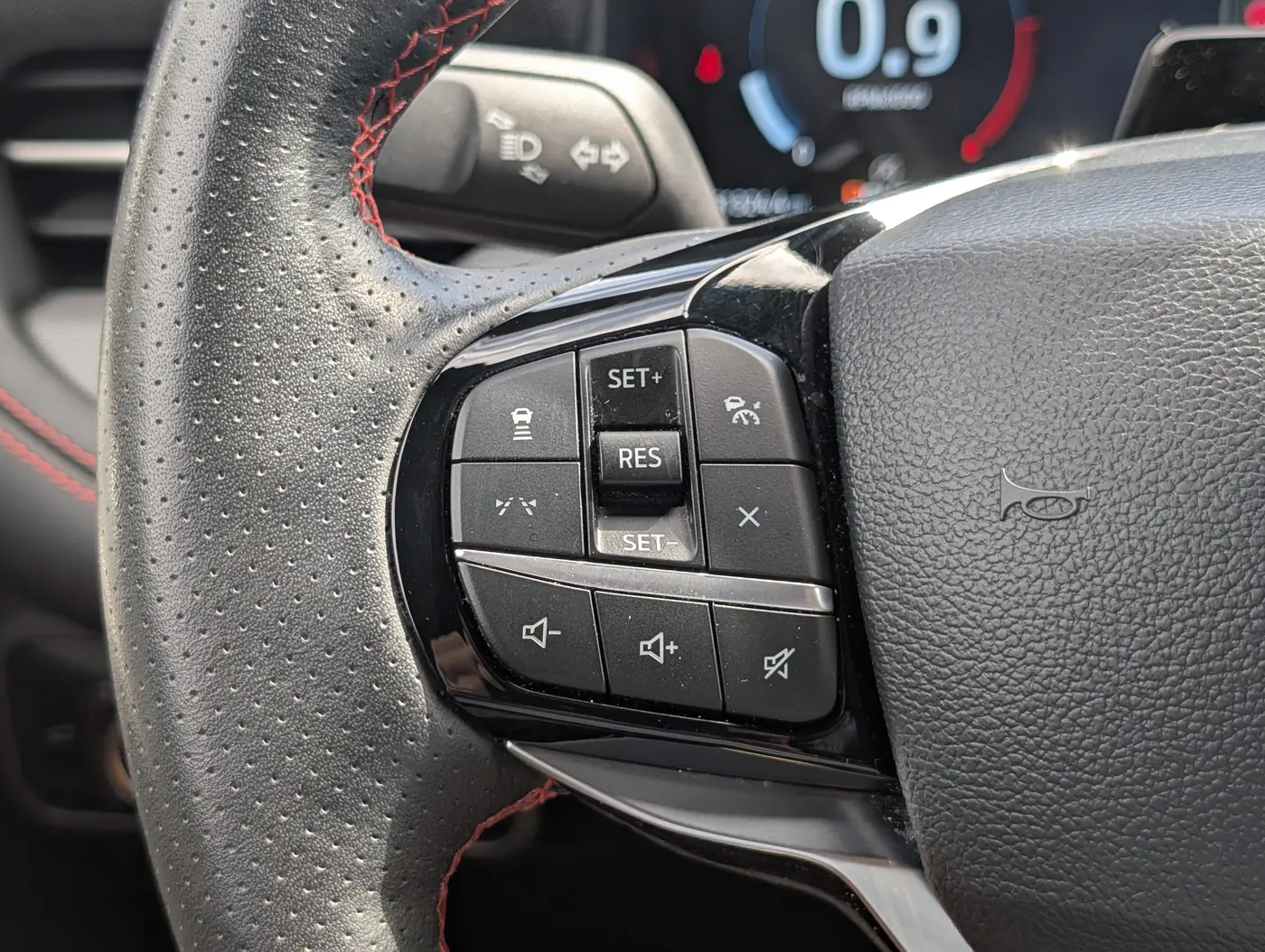 2025 Ford Explorer - $34,500