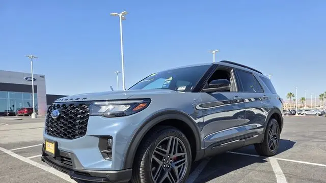 2025 Ford Explorer ST-Line