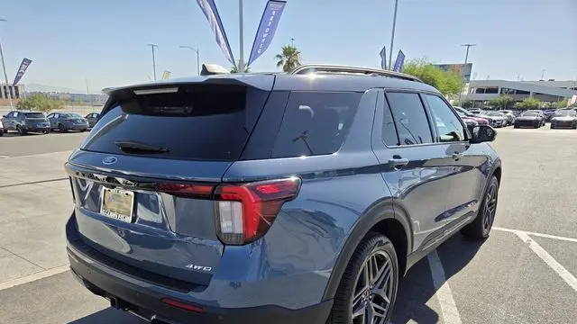 2025 Ford Explorer ST-Line