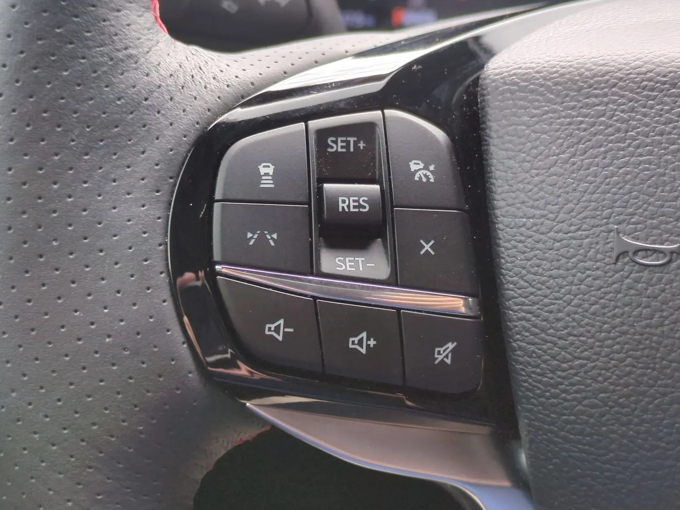 2026 Ford Explorer - $39,500