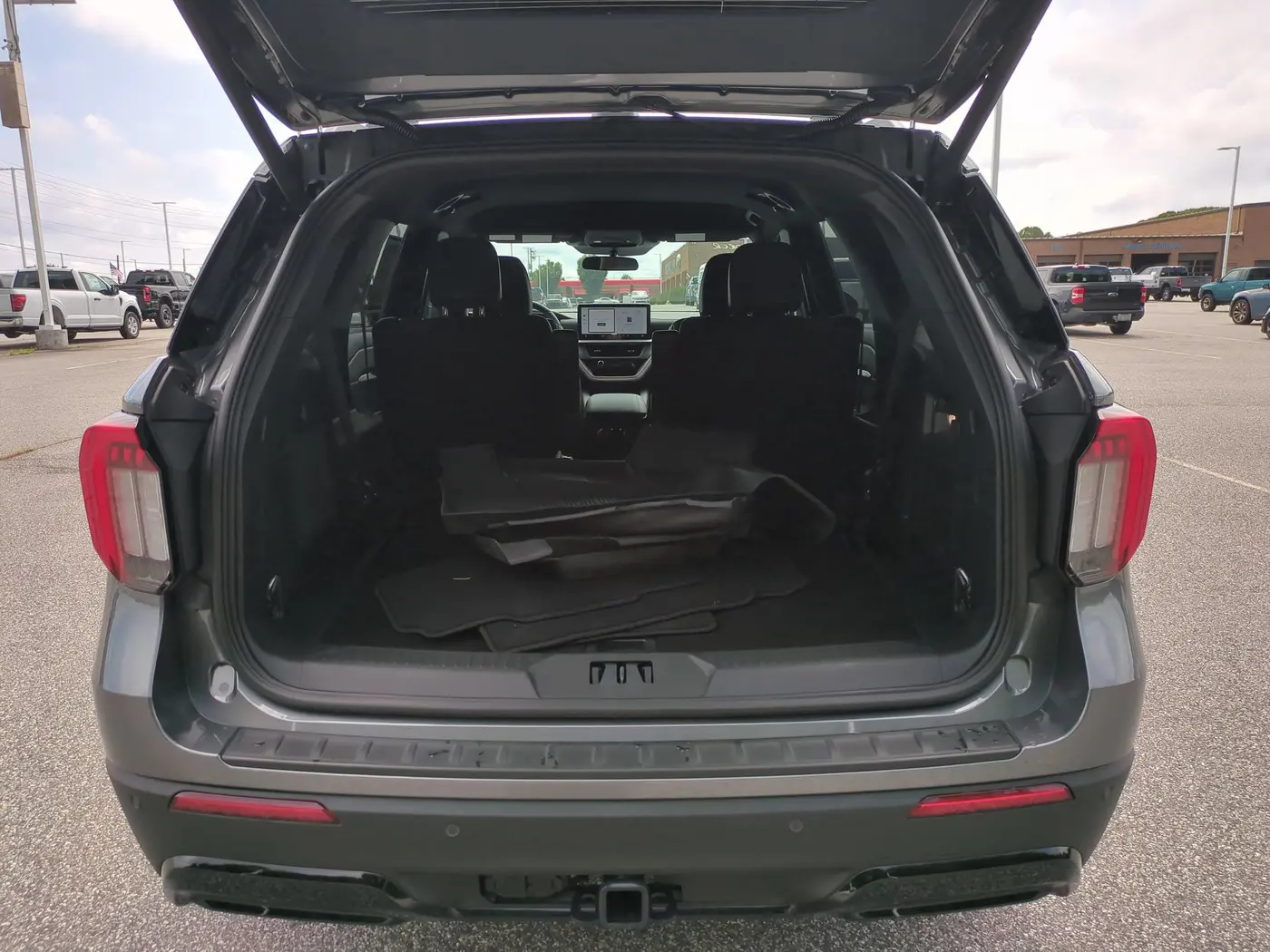 2026 Ford Explorer - $39,500