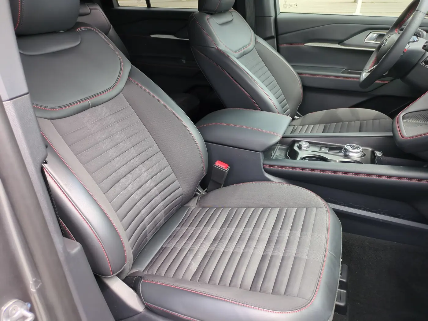 2026 Ford Explorer - $39,500
