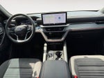 2025 Explorer Thumbnail 8