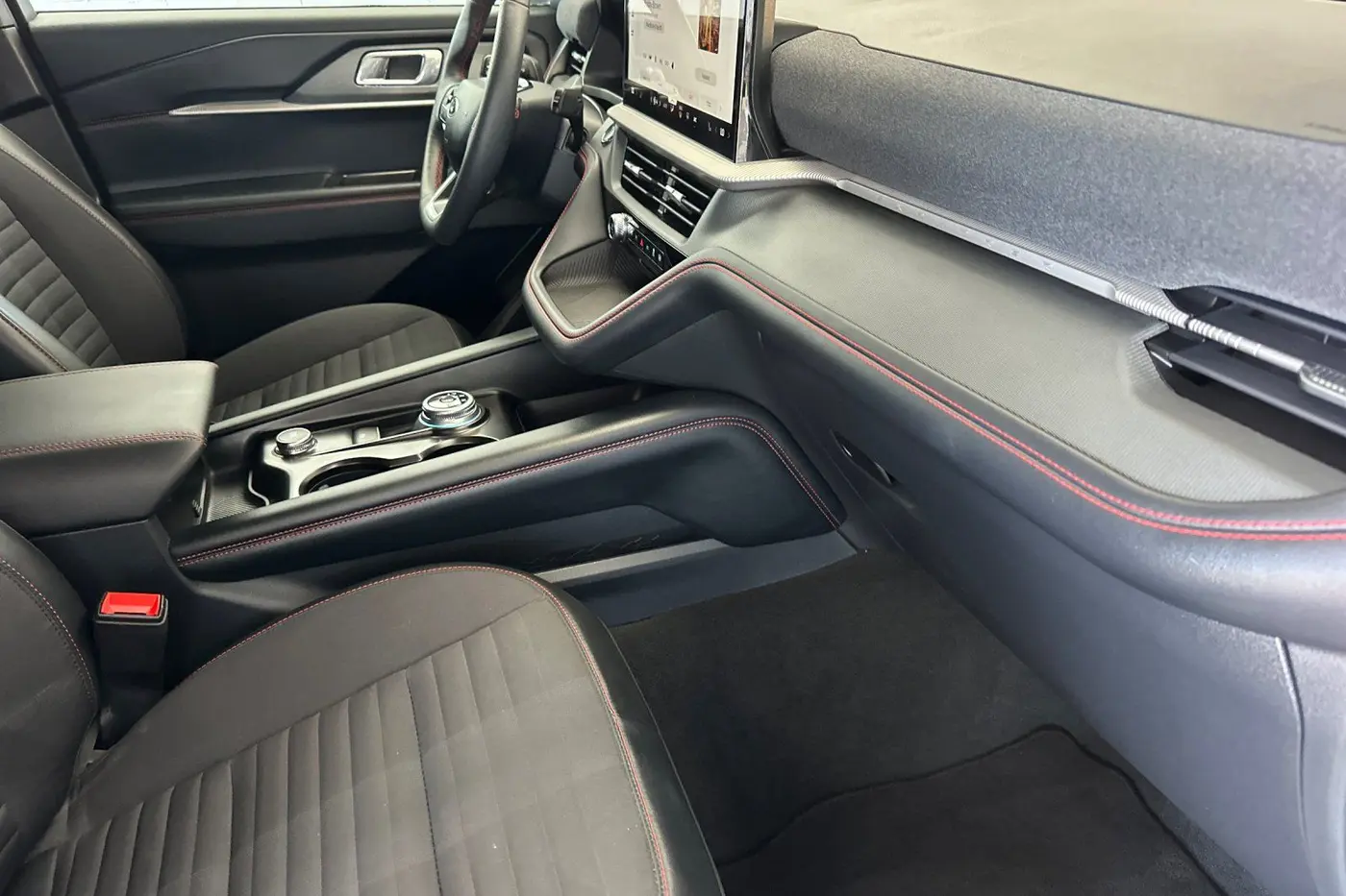 2026 Ford Explorer - $43,906