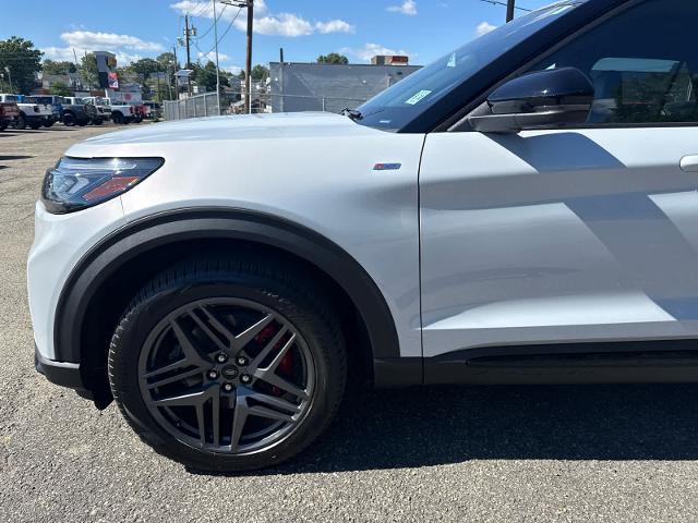 2026 Ford Explorer - $52,695