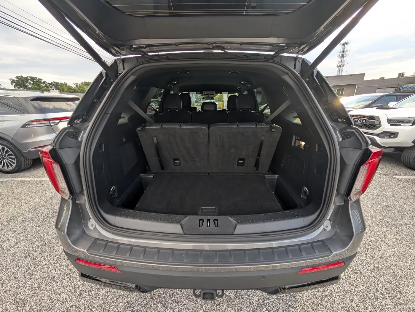 2025 Ford Explorer - $37,000