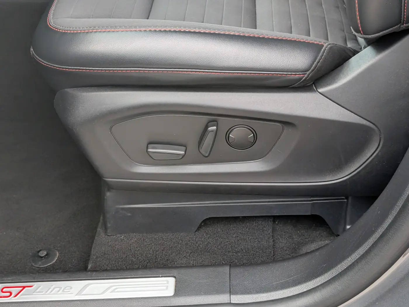 2025 Ford Explorer - $37,000