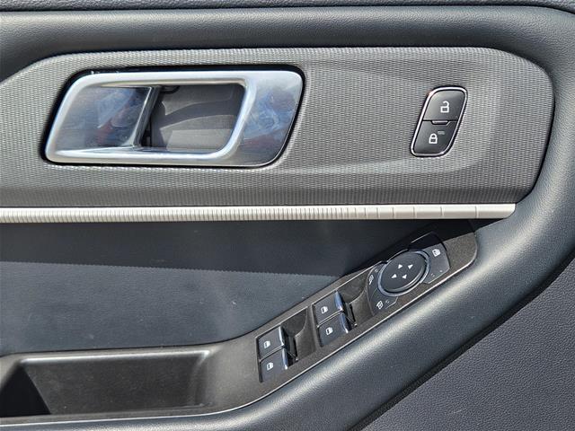 2025 Ford Explorer - $38,010