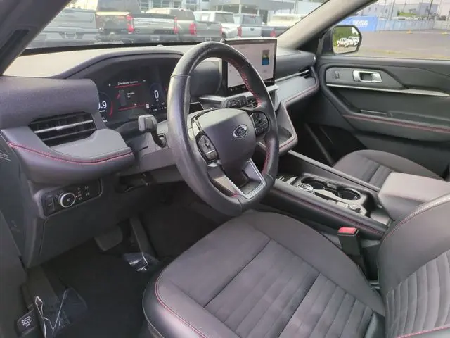 2025 Ford Explorer - $34,999