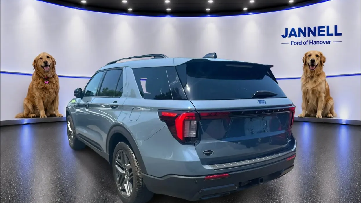 2025 Ford Explorer ST-Line