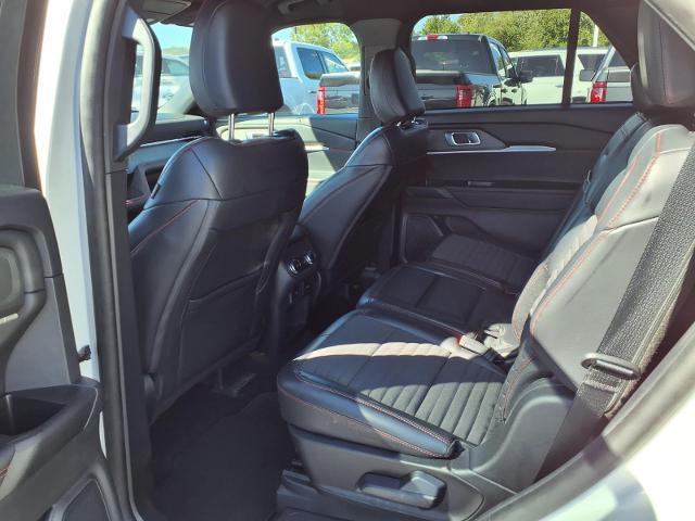 2025 Ford Explorer - $38,500