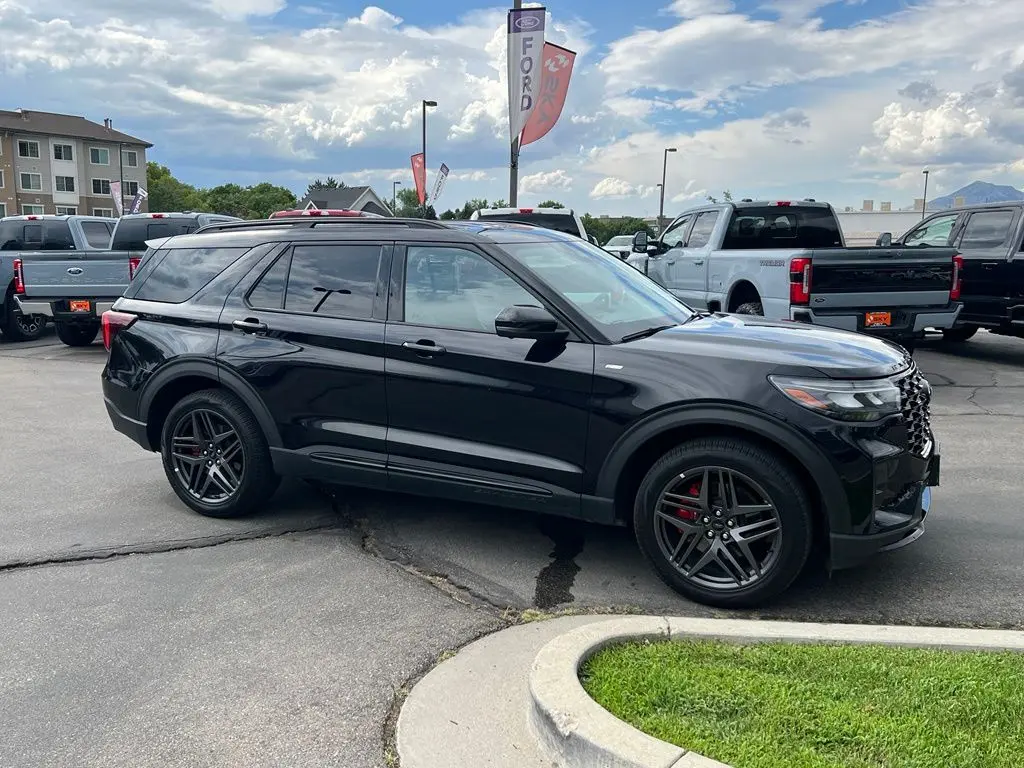 2025 Ford Explorer - $36,900