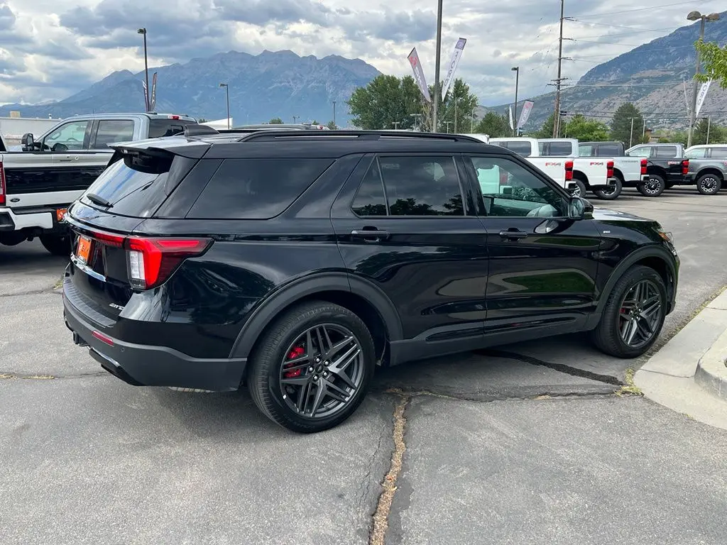 2025 Ford Explorer - $36,900