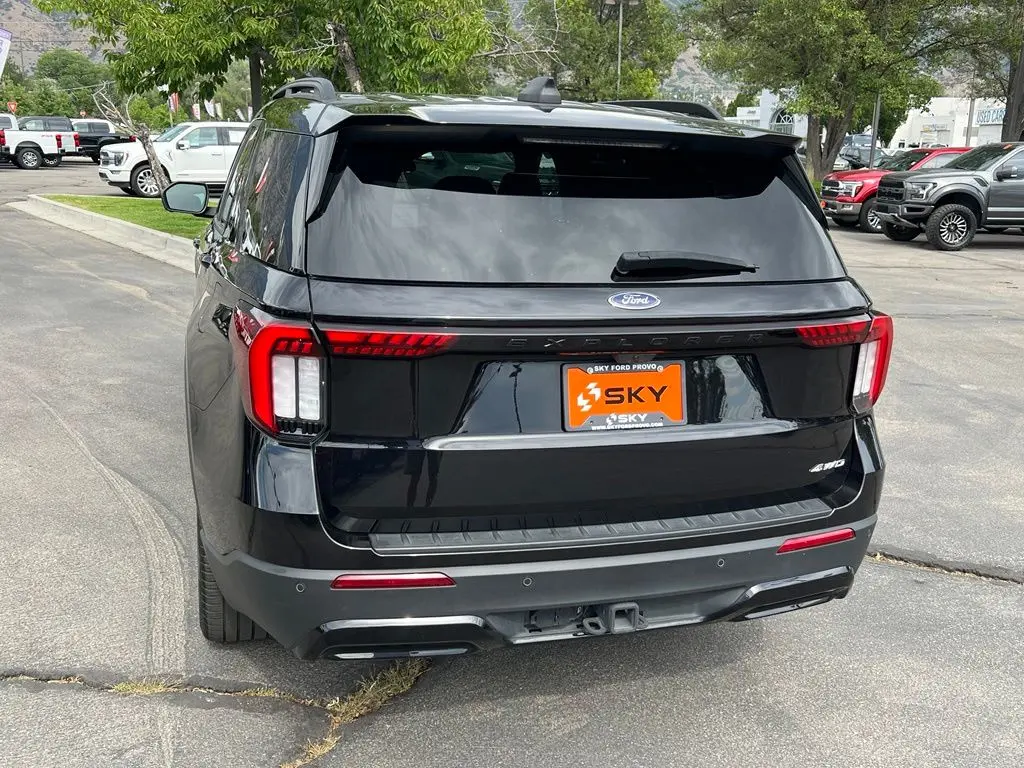 2025 Ford Explorer - $36,900