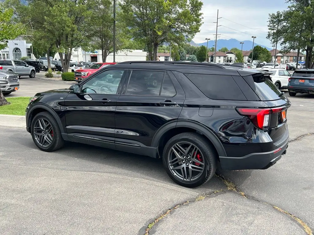 2025 Ford Explorer - $36,900
