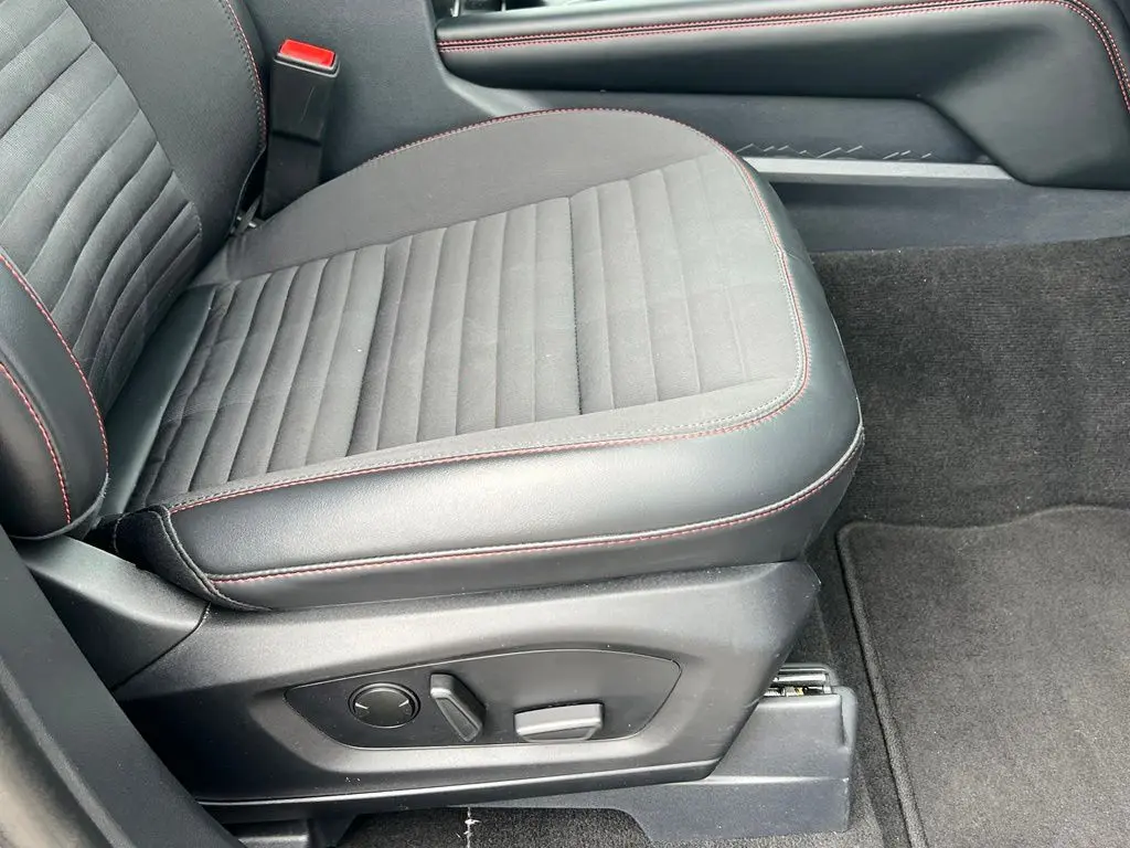 2025 Ford Explorer - $36,900