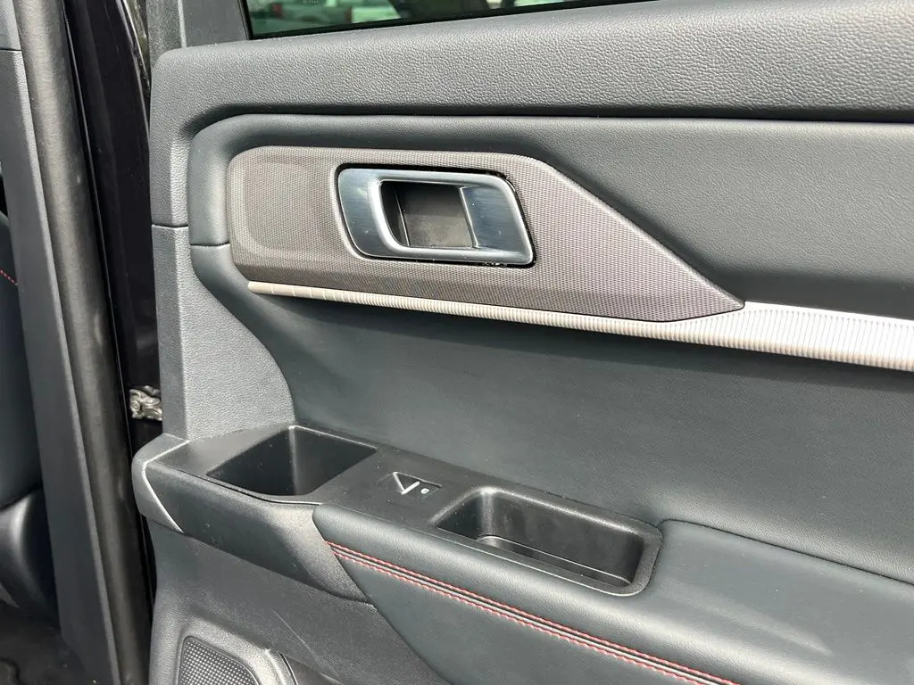 2025 Ford Explorer - $36,900