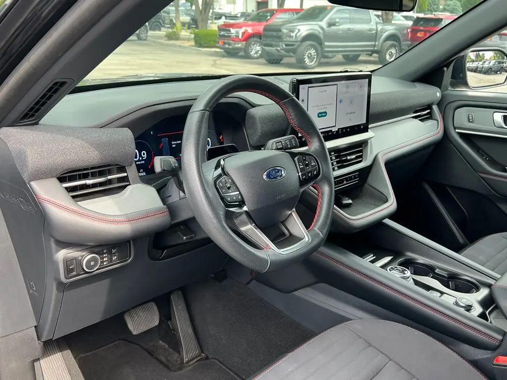 2025 Ford Explorer - $36,900