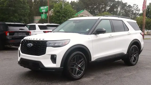 2025 Ford Explorer ST-Line