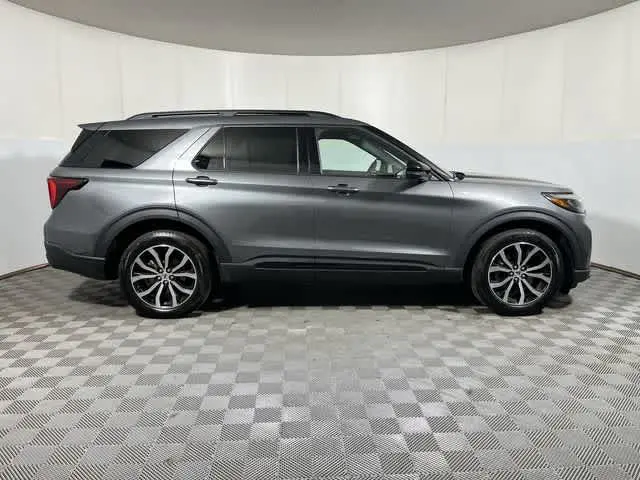 2026 Ford Explorer - $40,599