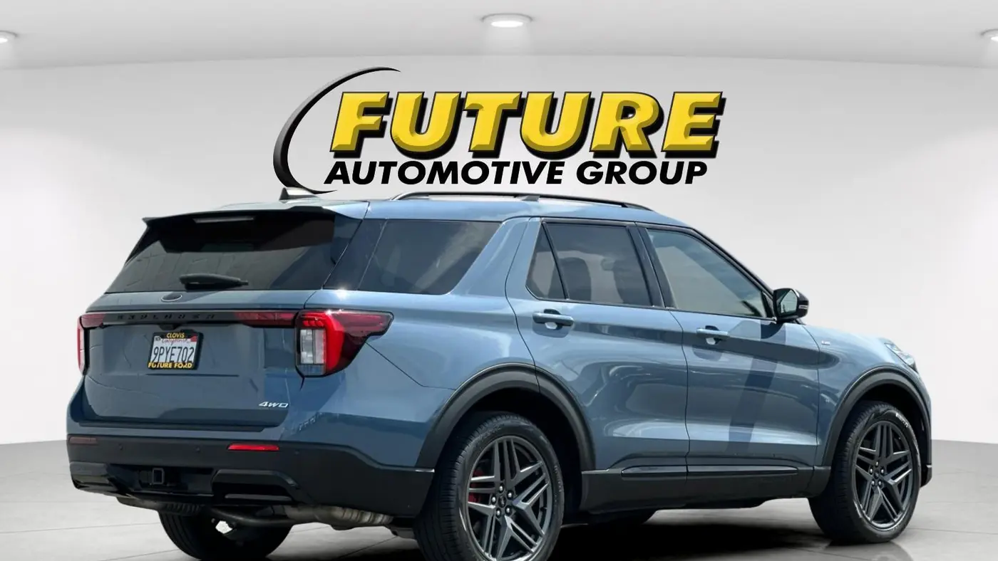 2025 Ford Explorer ST-Line