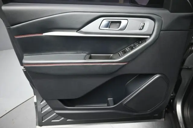 2025 Ford Explorer - $39,625