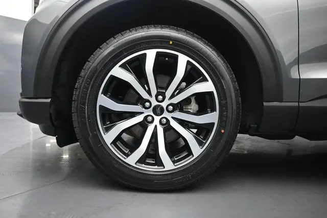 2025 Ford Explorer - $39,625