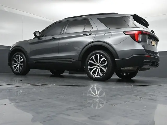 2025 Ford Explorer - $39,625