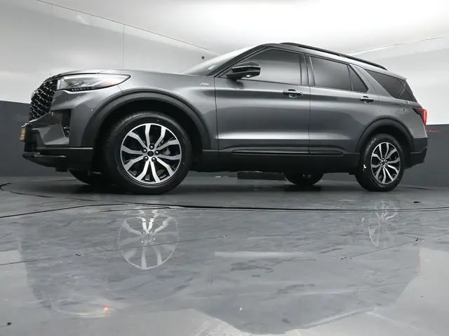 2025 Ford Explorer - $39,625