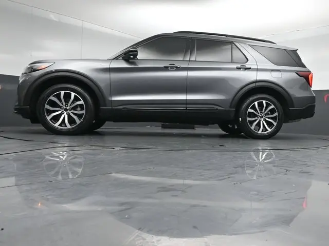 2025 Ford Explorer - $39,625